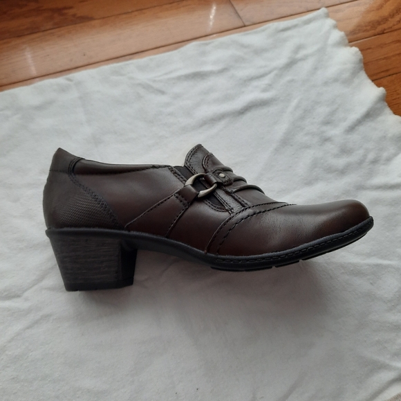 Earth Origins booties, size 6.5 wide, dark brown - Picture 6 of 11